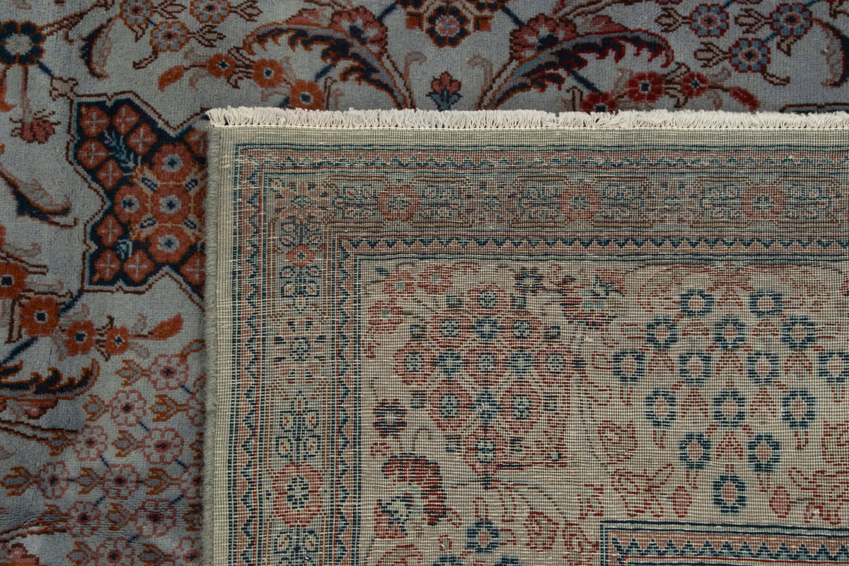 343 x 238 Vintage Royal