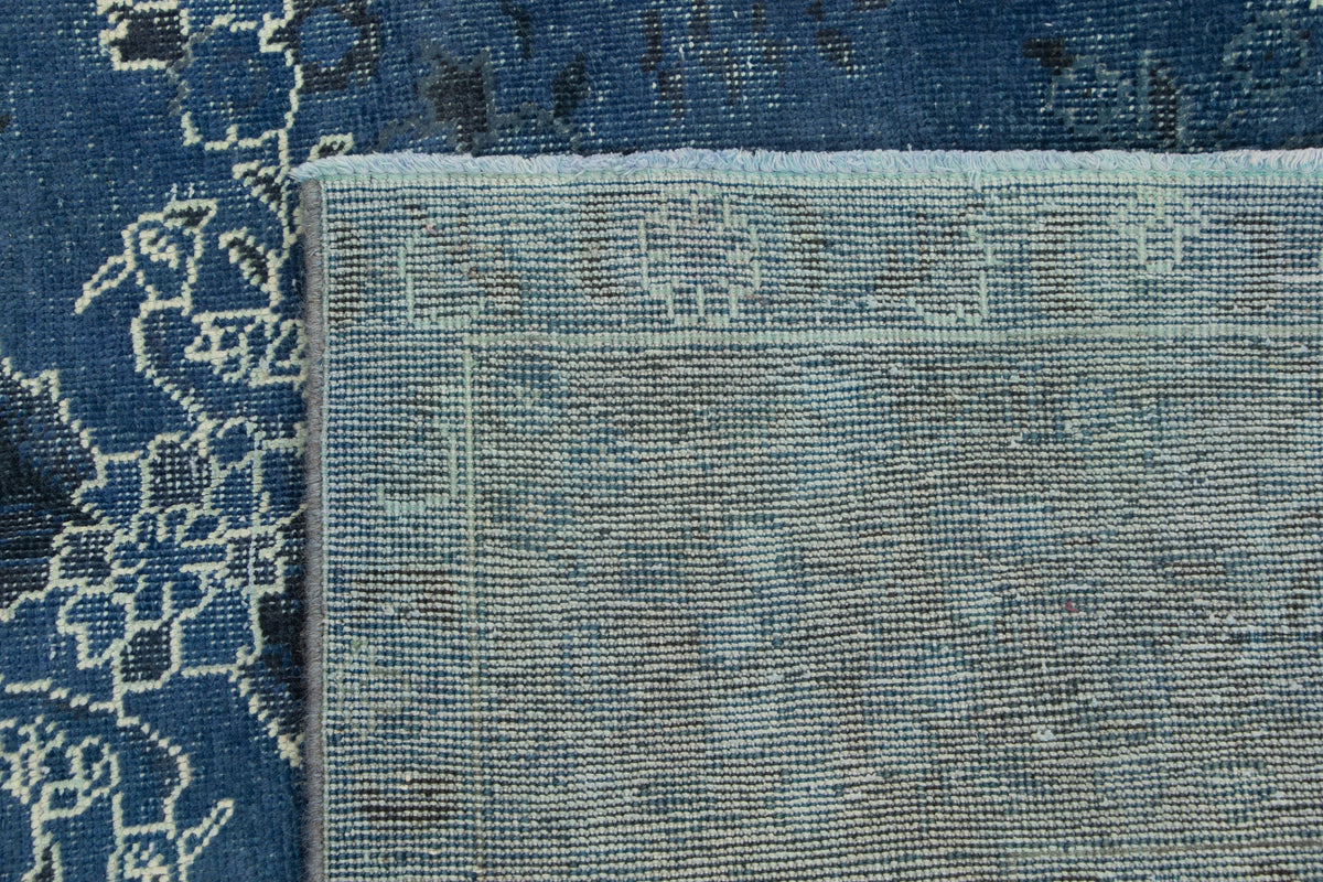 399 x 298 Vintage Royal