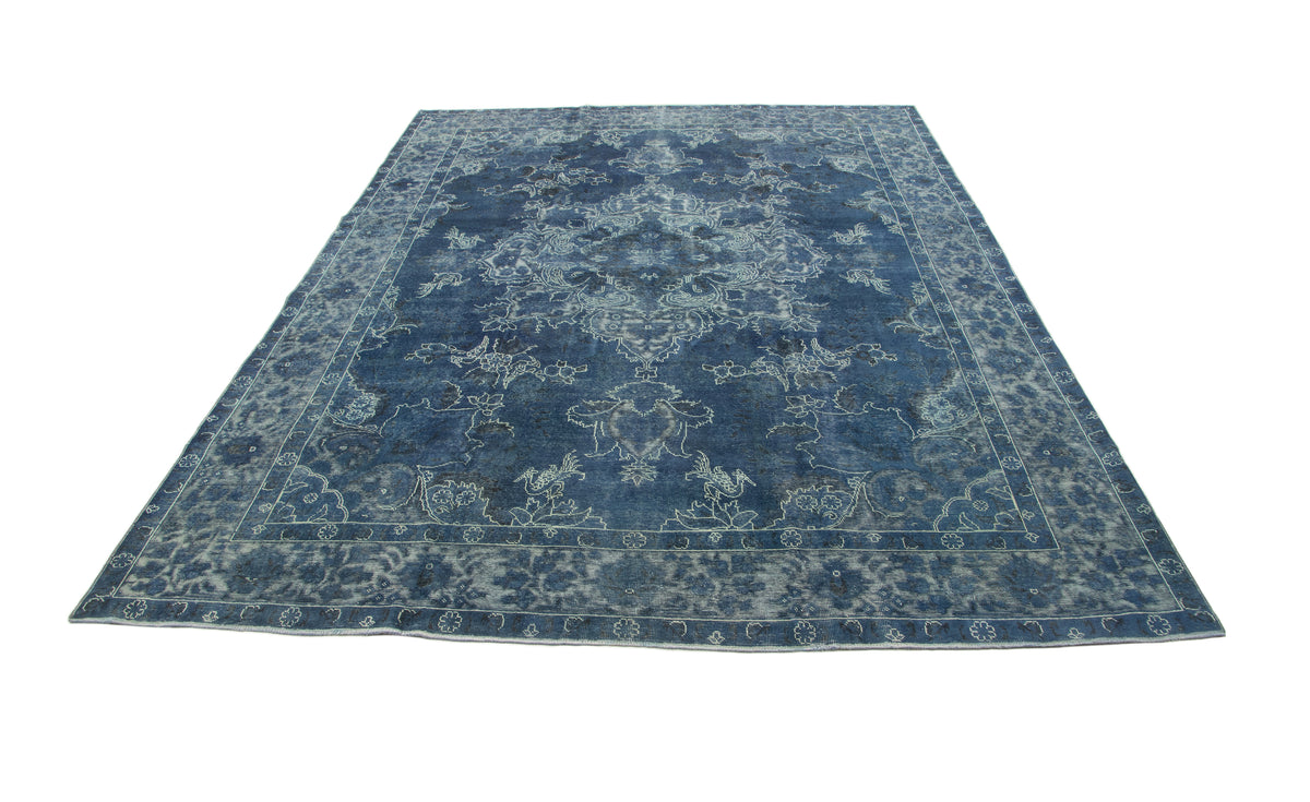 399 x 298 Vintage Royal