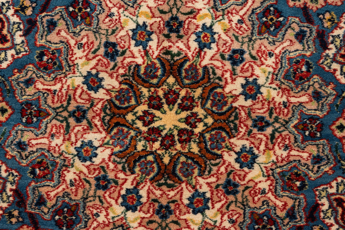 243 x 149 Isfahan