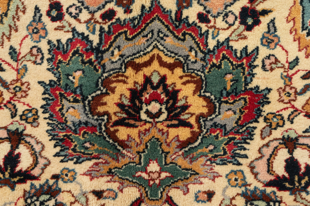 296 x 152 Täbriz