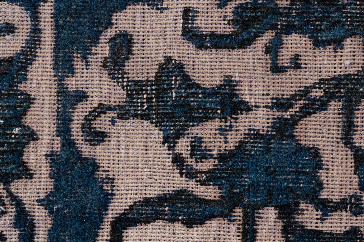 273 x 184 Vintage Royal