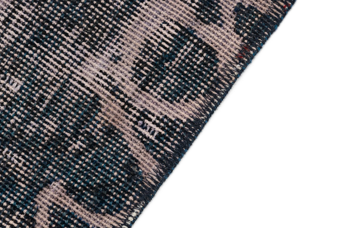 273 x 184 Vintage Royal
