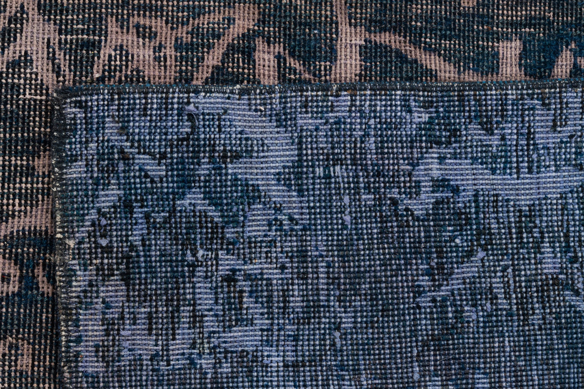 273 x 184 Vintage Royal