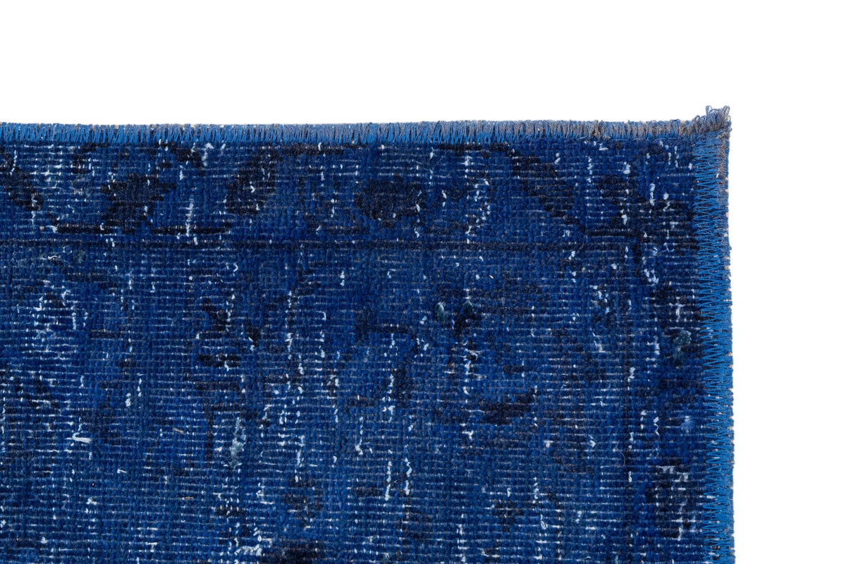 168 x 116 Vintage Royal