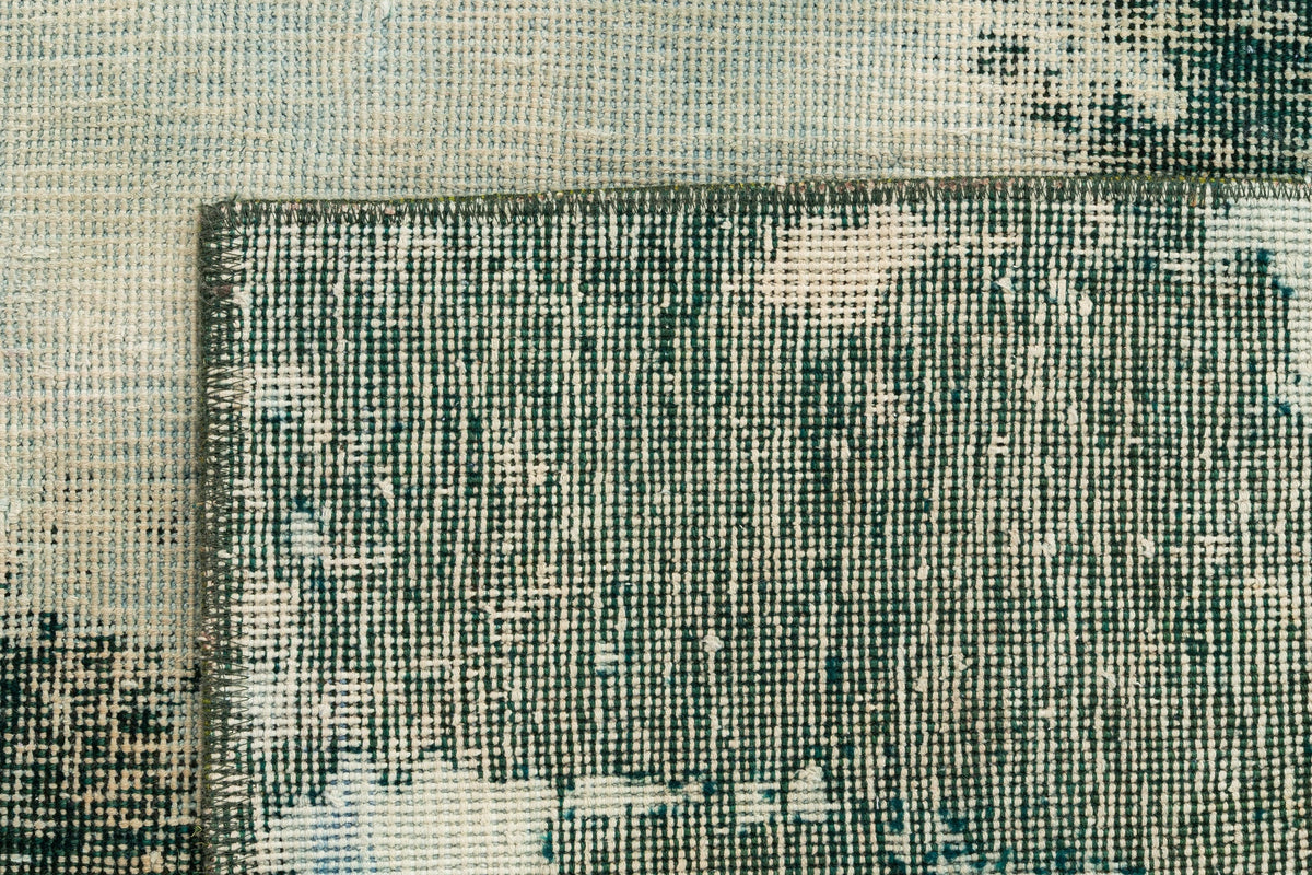 174 x 131 Vintage Royal