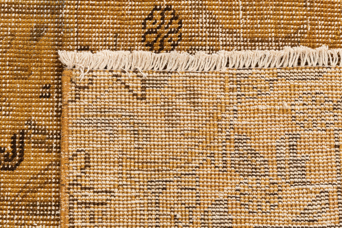289 x 183 Vintage Royal