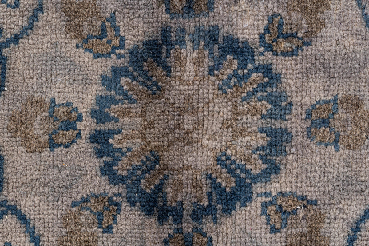 313 x 193 Vintage Royal