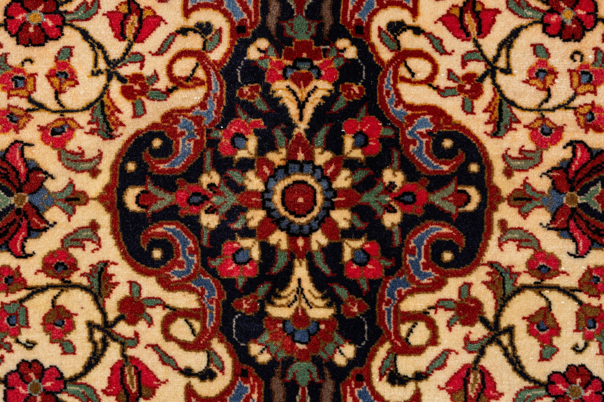 293 x 208 Ghom