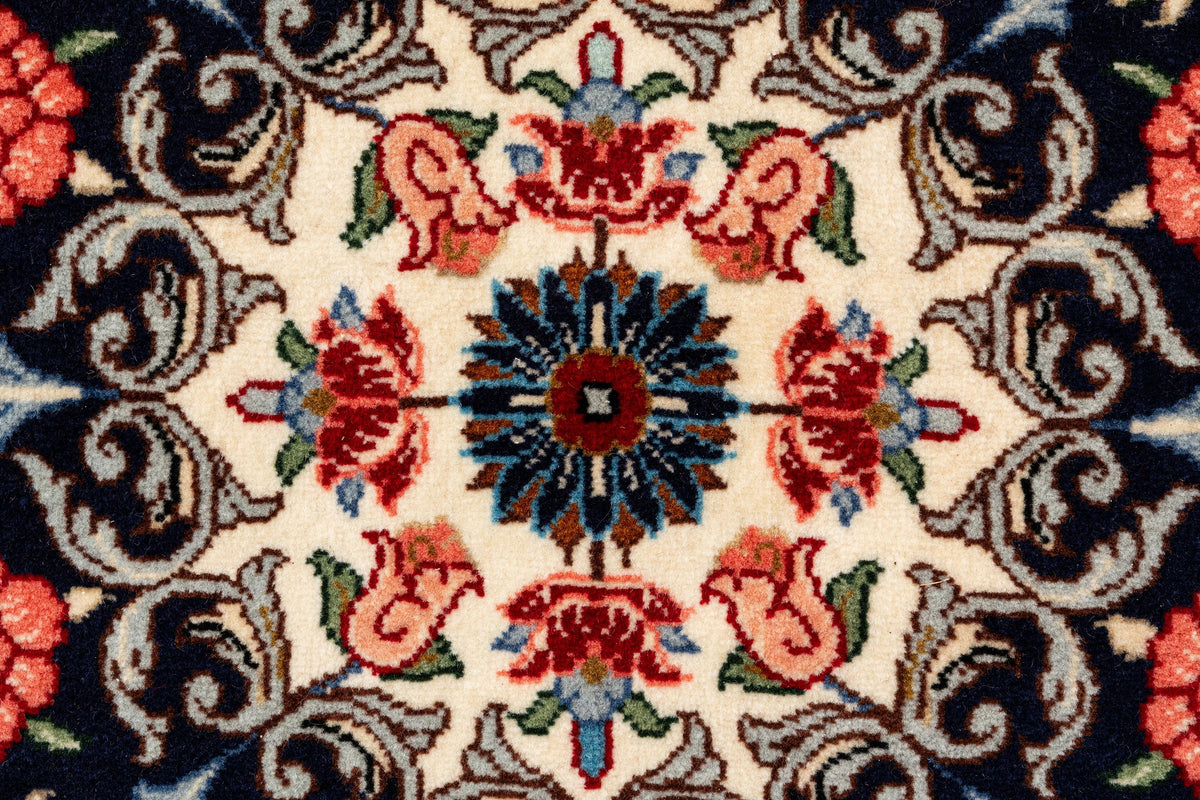 374 x 255 Ghom