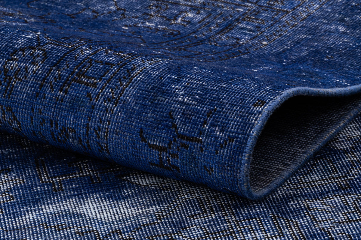 313 x 219 Vintage Royal