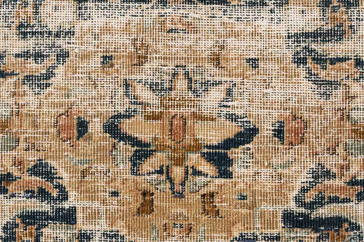 380 x 273 Vintage Royal