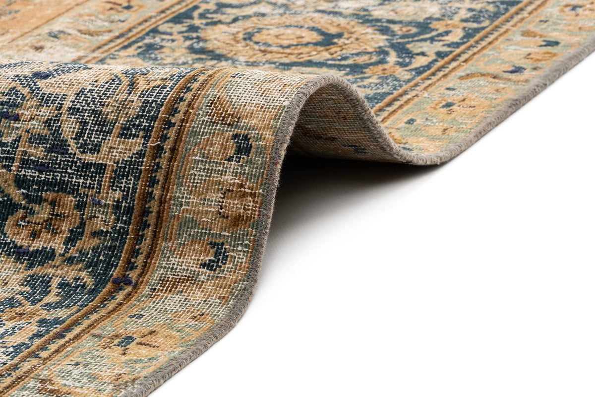 380 x 273 Vintage Royal