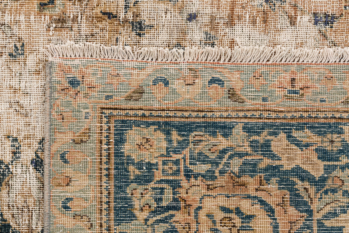 380 x 273 Vintage Royal