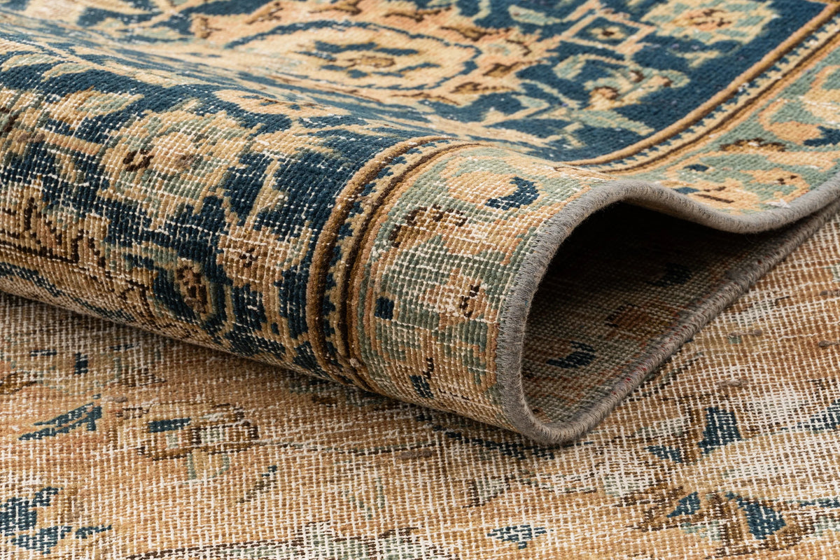 380 x 273 Vintage Royal