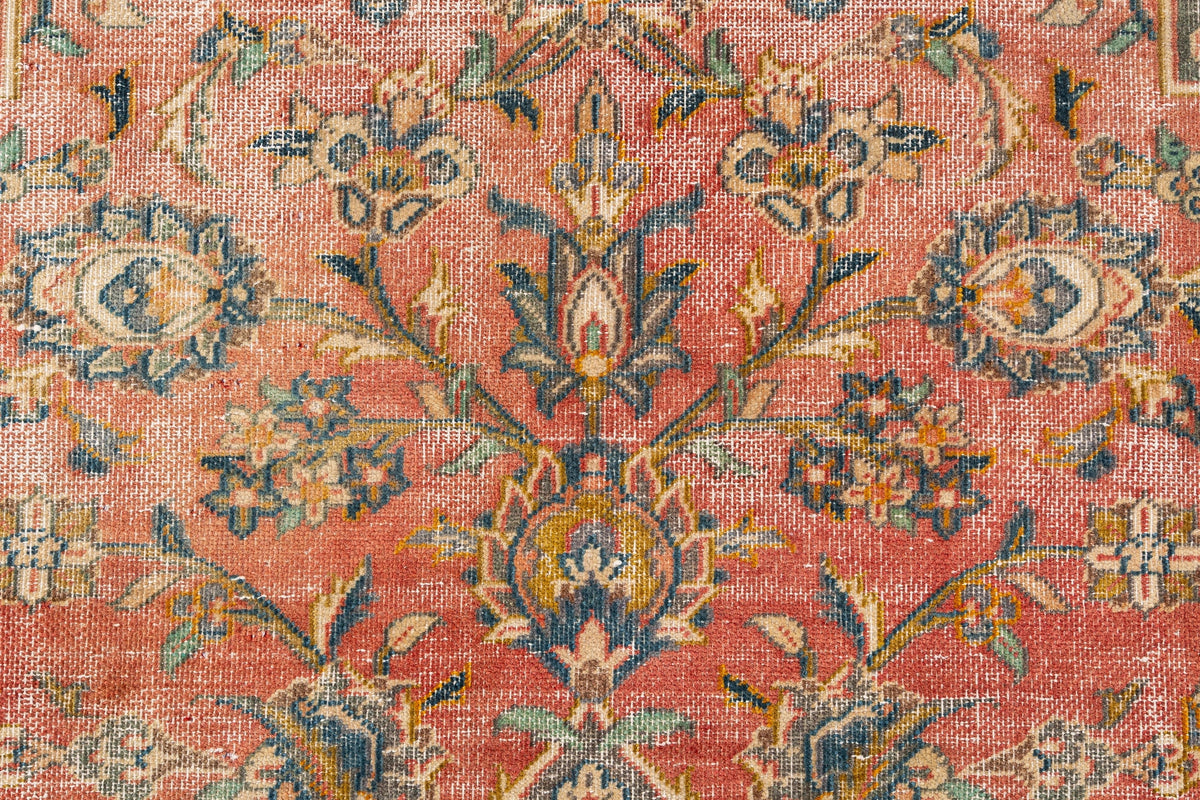 337 x 257 Vintage Royal