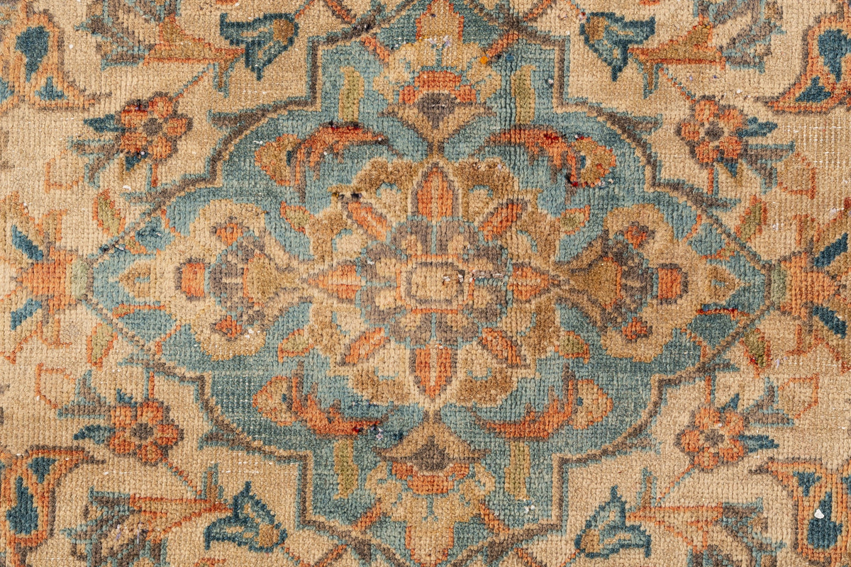 375 x 278 Vintage Royal