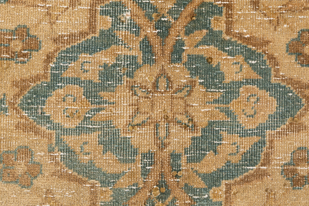 346 x 262 Vintage Royal