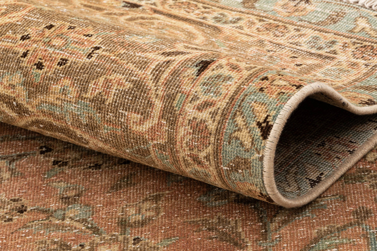 380 x 276 Vintage Royal