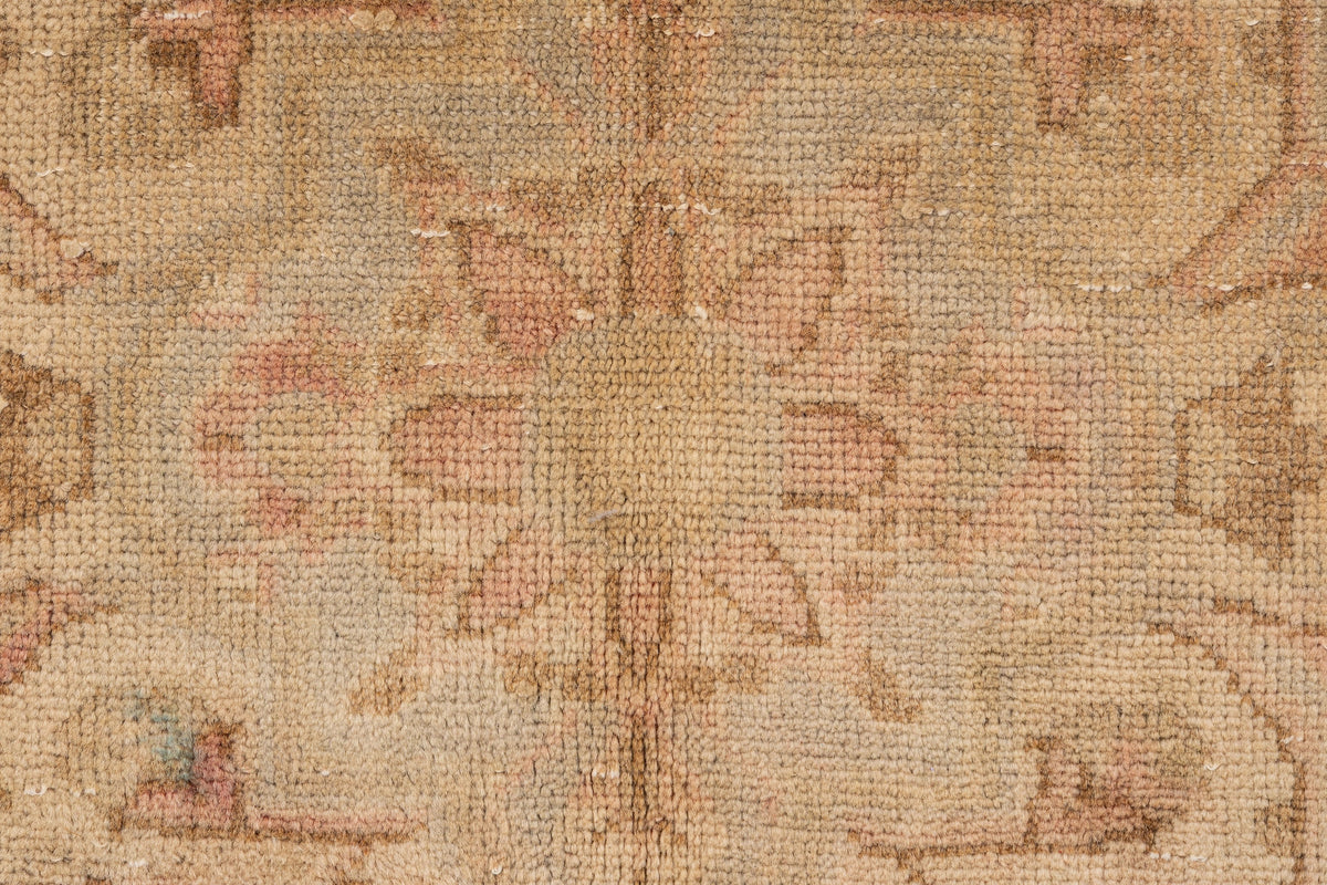 382 x 283 Vintage Royal