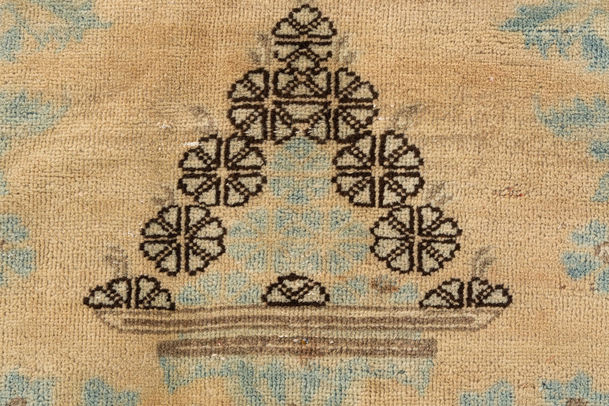 383 x 295 Vintage Royal