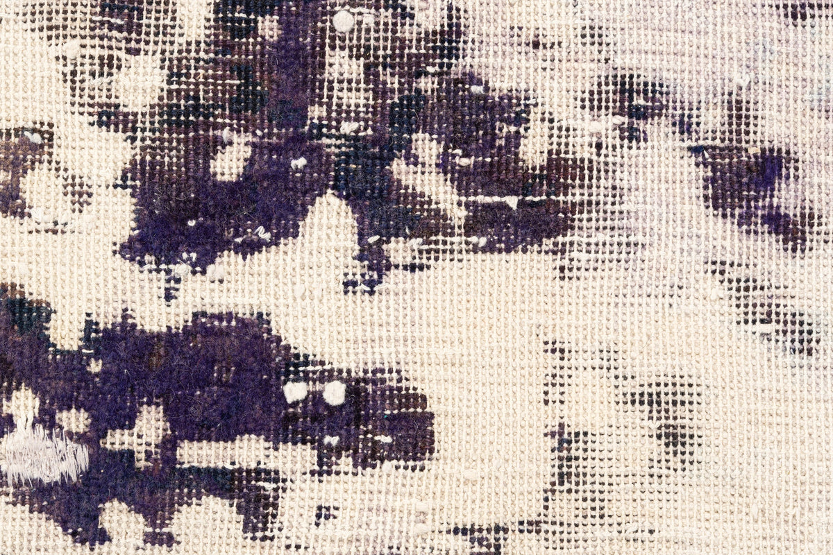 319 x 257 Vintage Royal