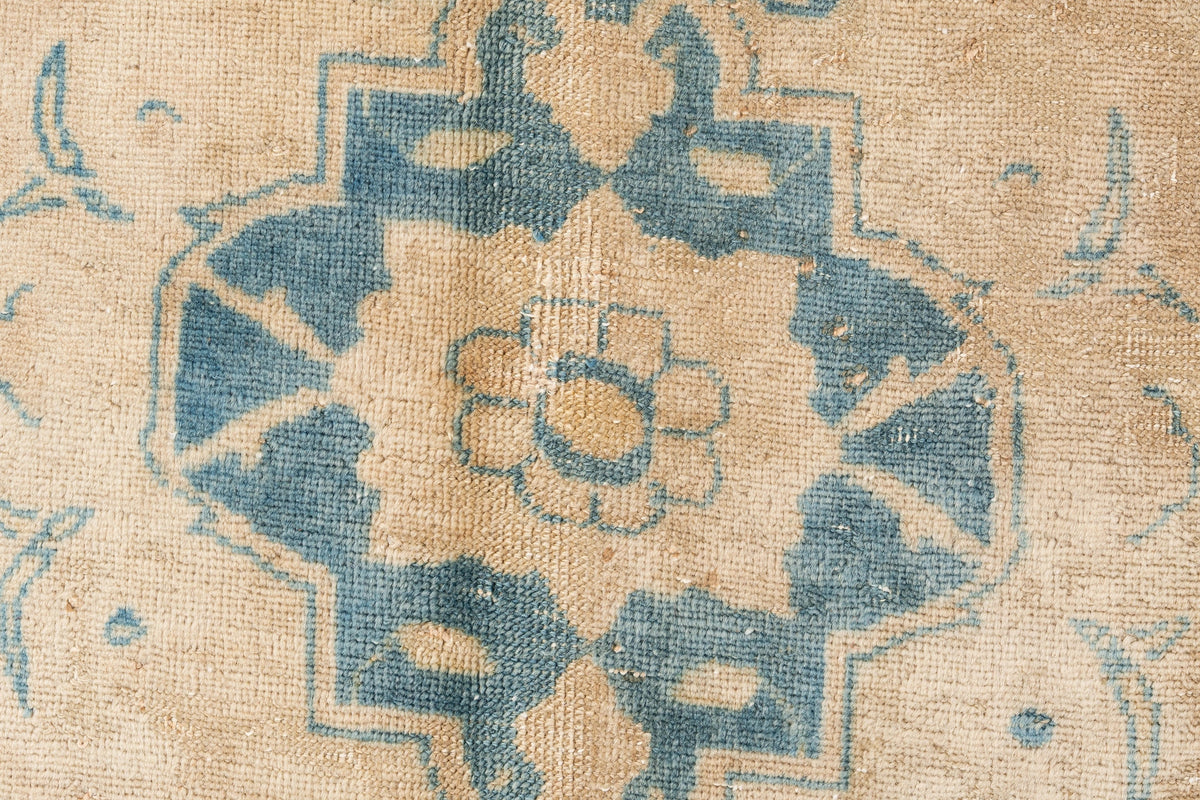 353 x 264 Vintage Royal
