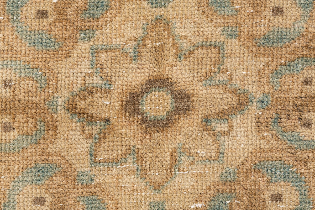 256 x 171 Vintage Royal