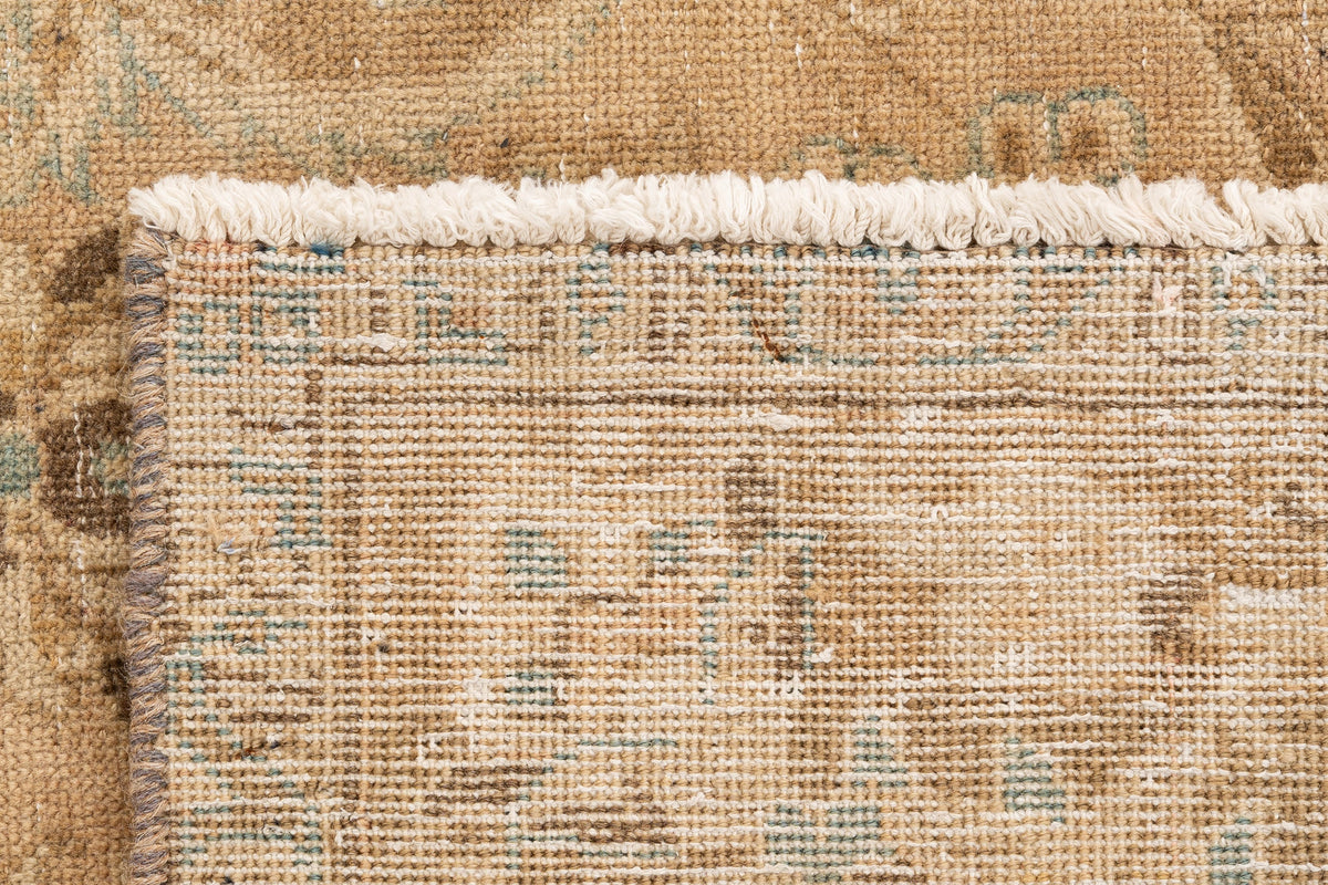 256 x 171 Vintage Royal