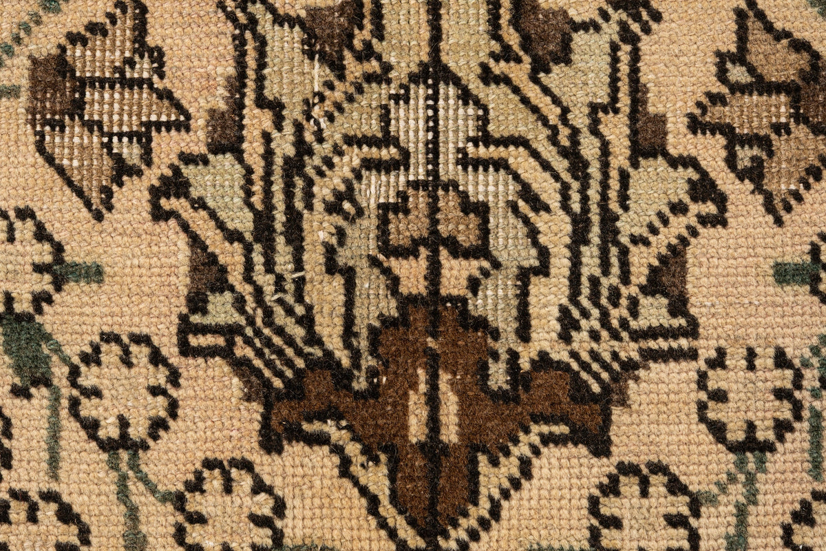 285 x 194 Vintage Royal