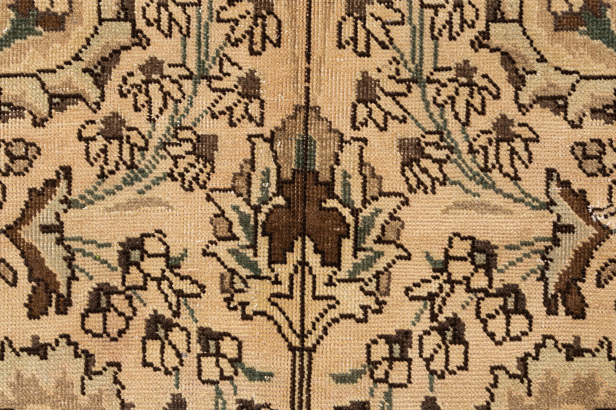 285 x 194 Vintage Royal