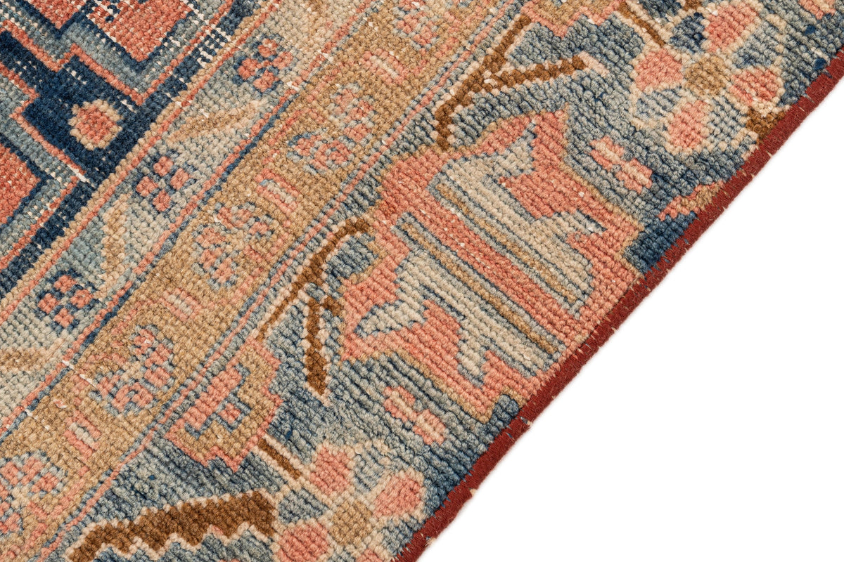 295 x 179 Vintage Royal