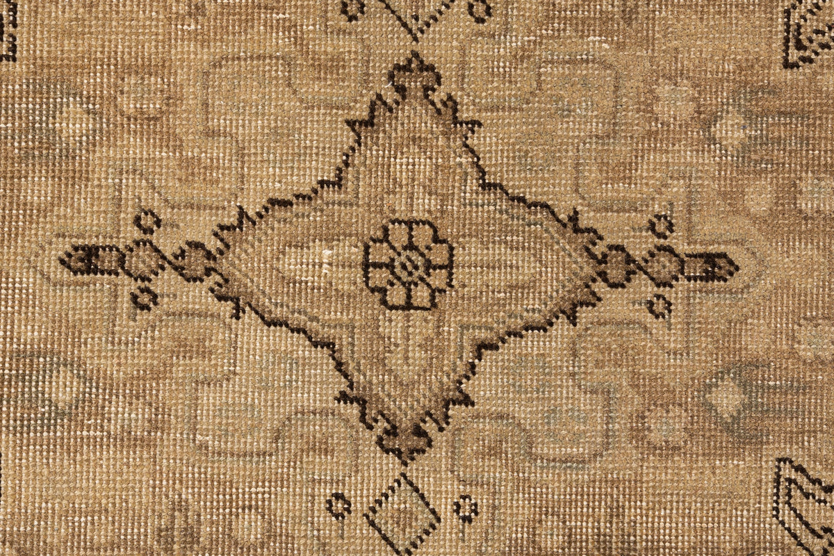 270 x 186 Vintage Royal