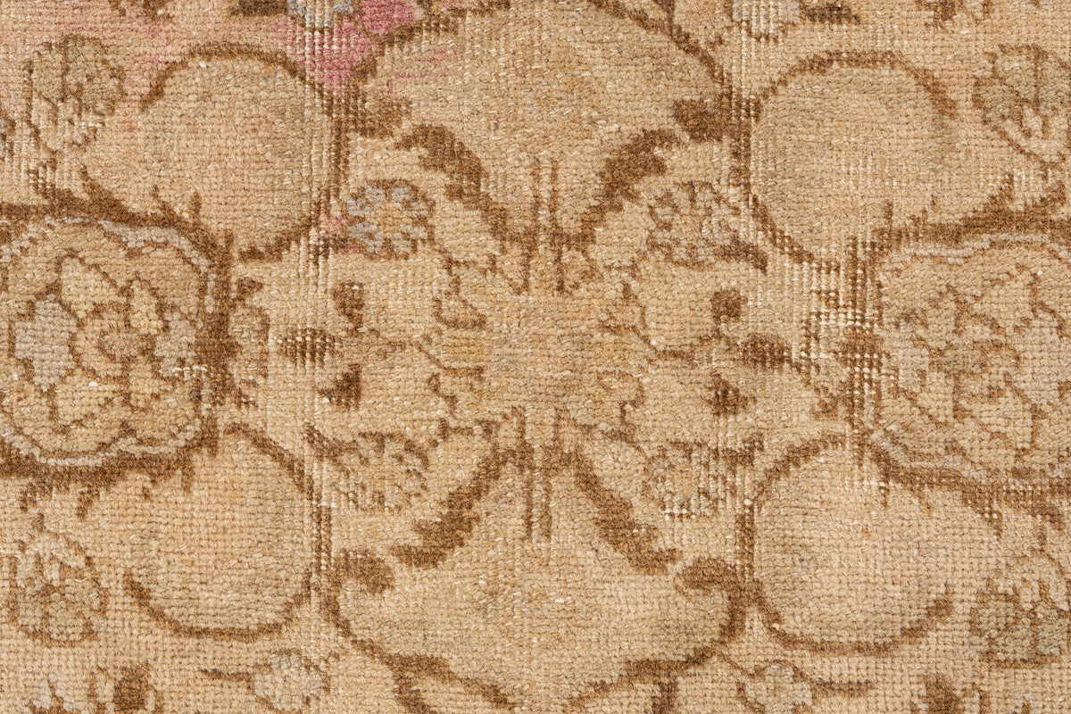 268 x 181 Vintage Royal