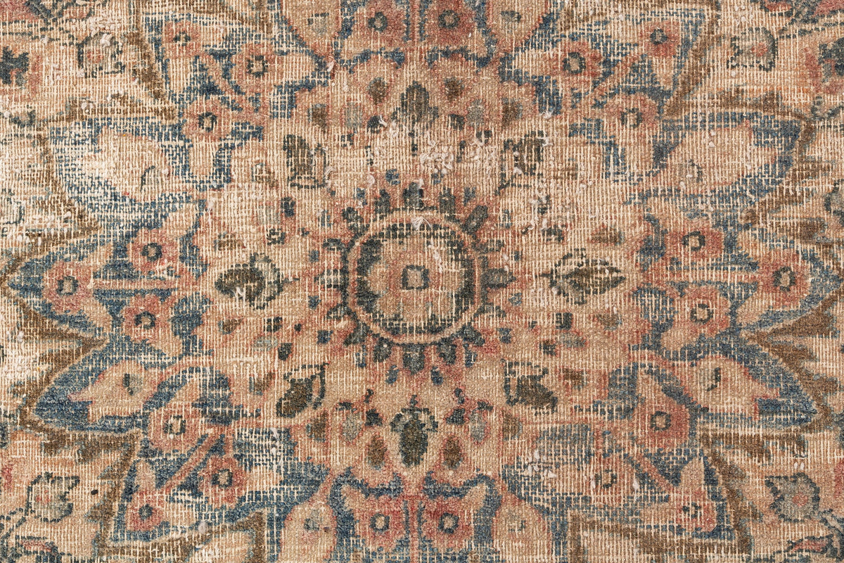 384 x 295 Vintage Royal