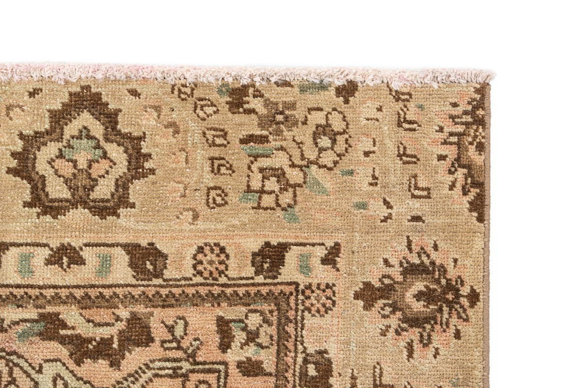 282 x 184 Vintage Royal