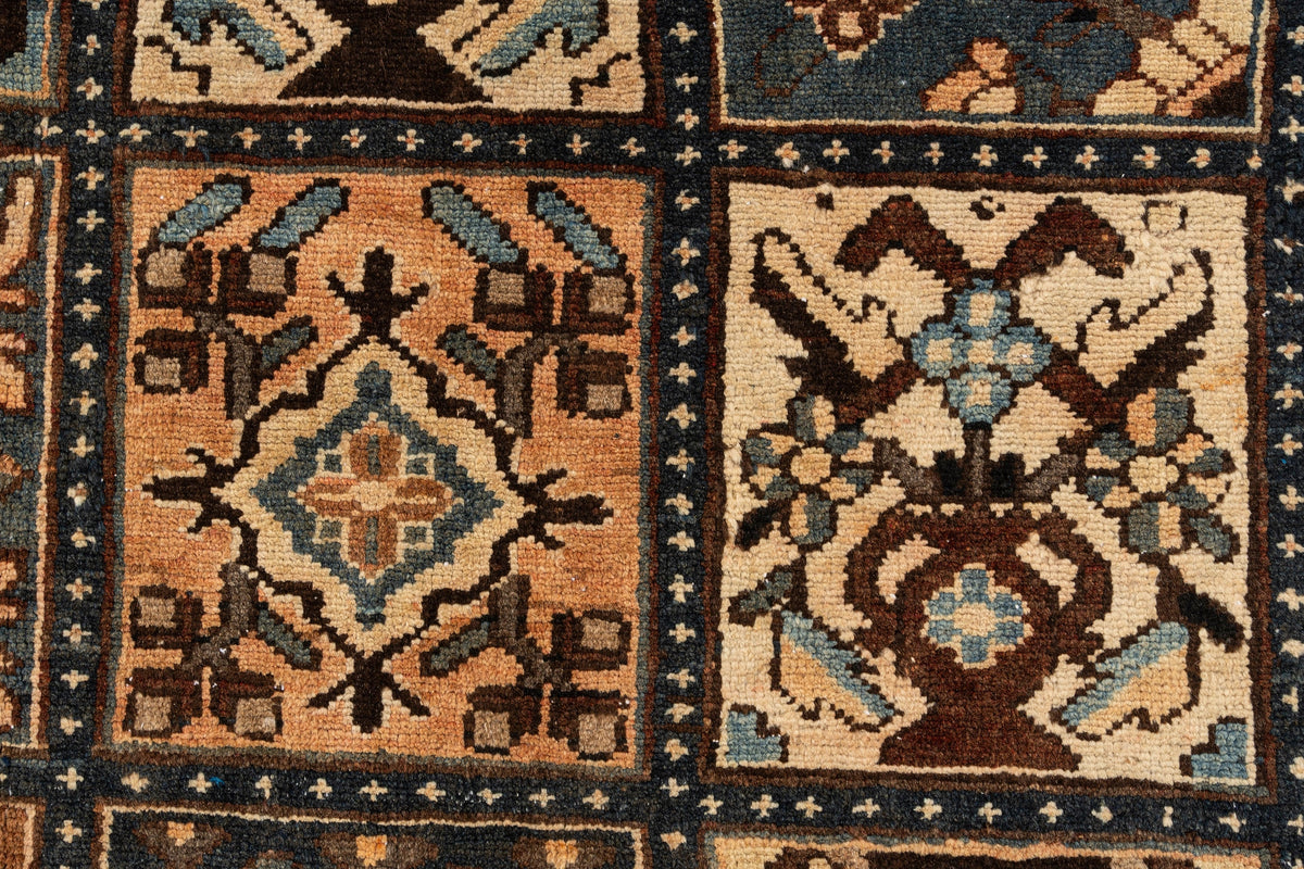 295 x 222 Vintage Royal