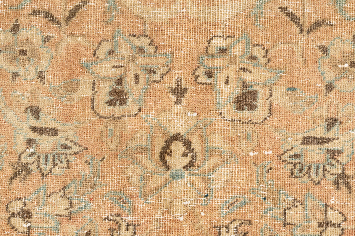 328 x 235 Vintage Royal