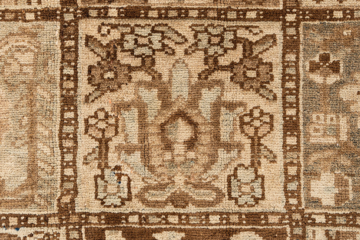 386 x 325 Vintage Royal