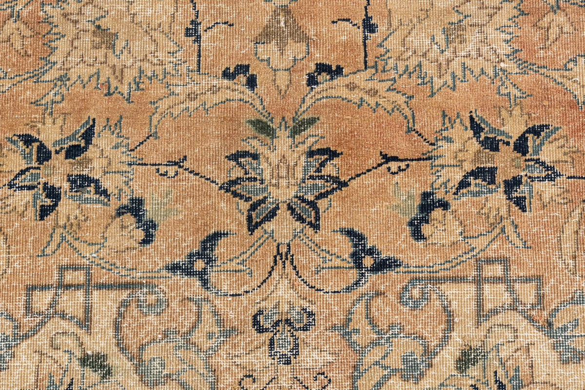 380 x 266 Vintage Royal