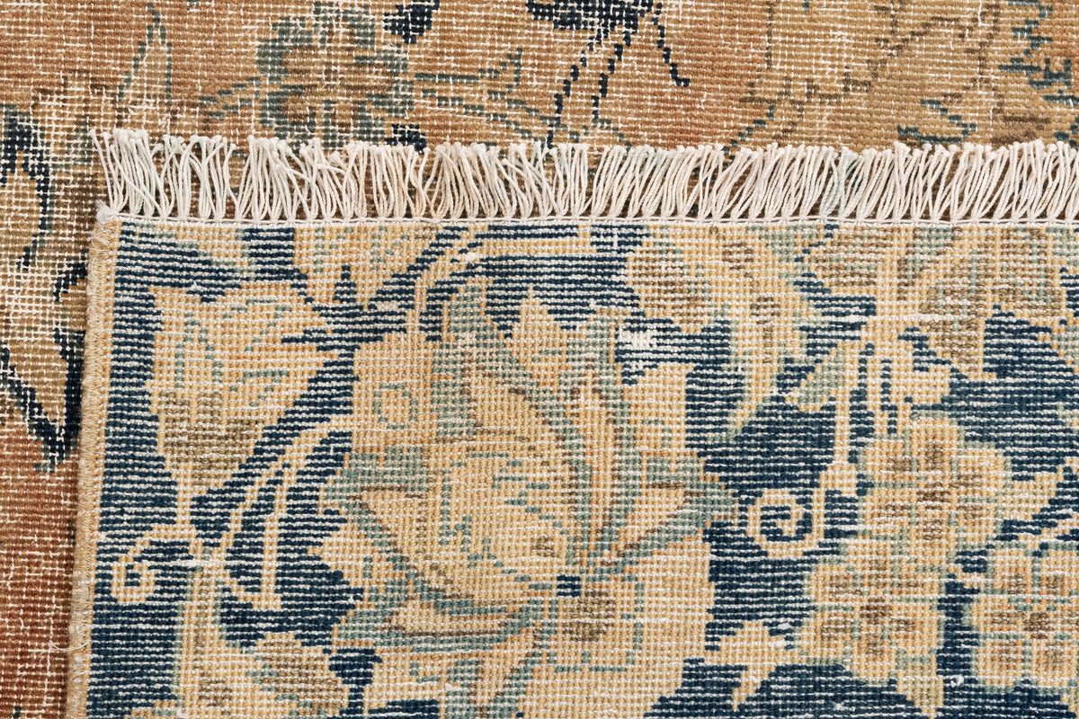 380 x 266 Vintage Royal