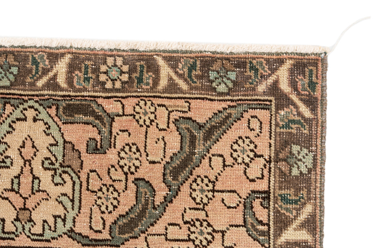 382 x 289 Vintage Royal