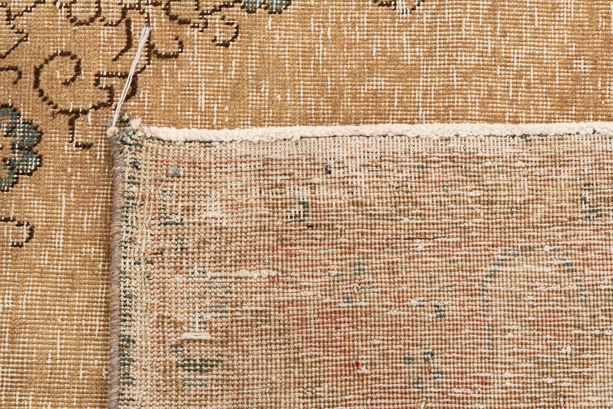 388 x 296 Vintage Royal