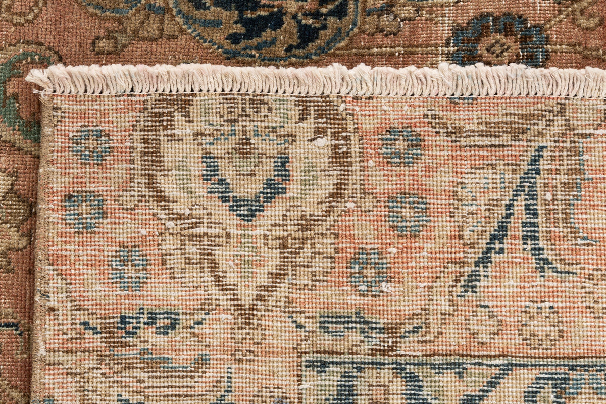 378 x 249 Vintage Royal