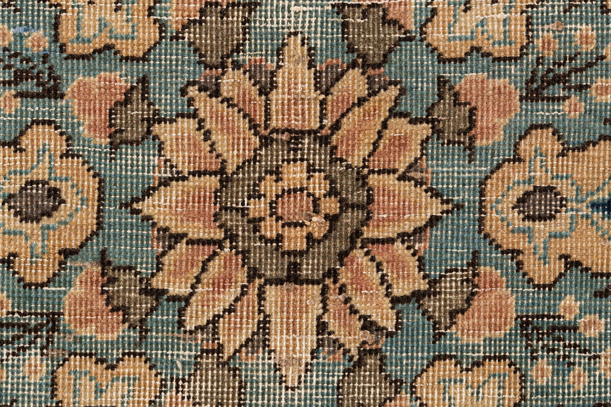 483 x 320 Vintage Royal