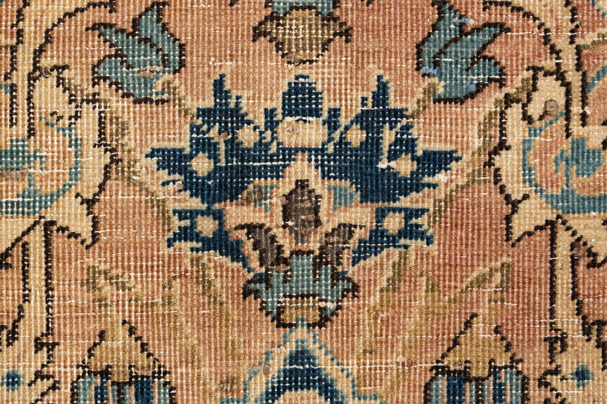483 x 320 Vintage Royal
