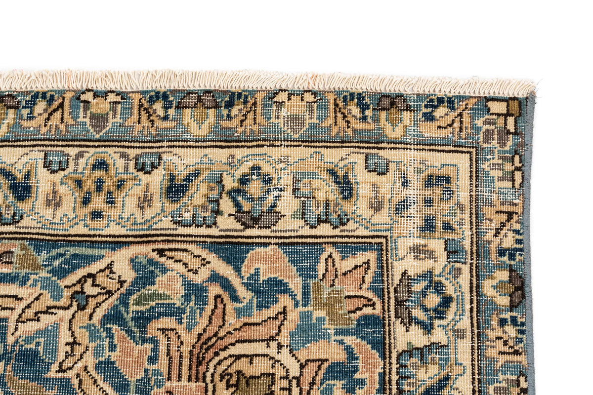 483 x 320 Vintage Royal