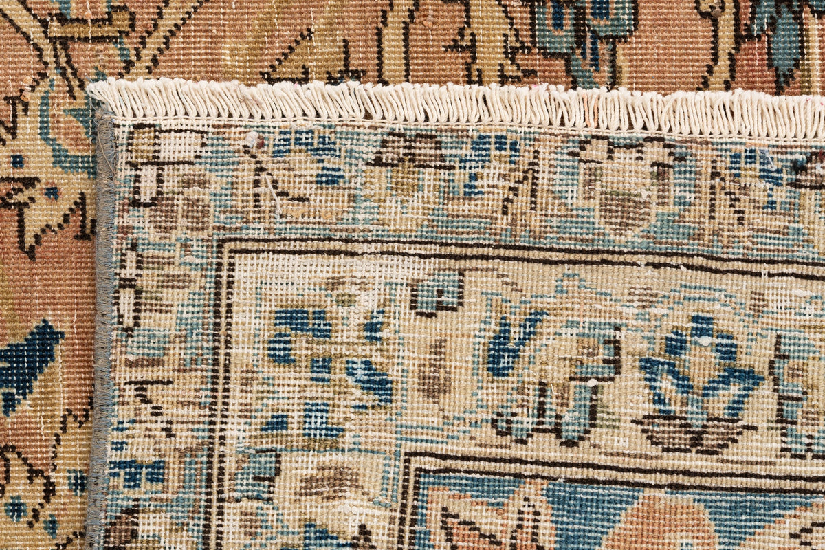 483 x 320 Vintage Royal