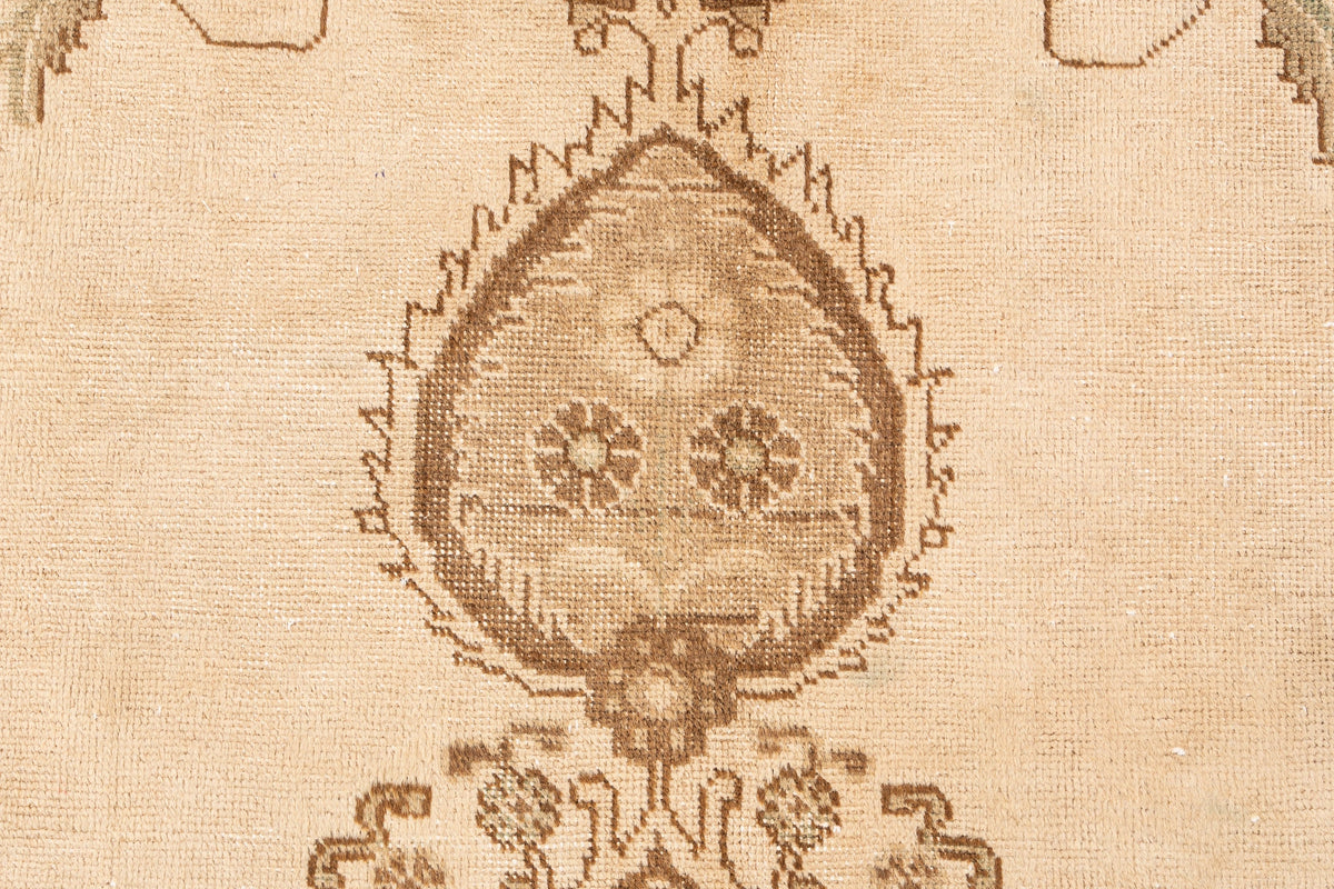 368 x 283 Vintage Royal