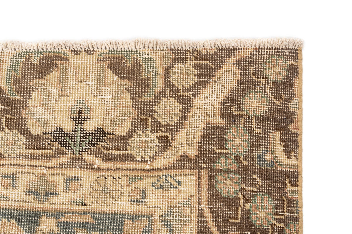 377 x 228 Vintage Royal